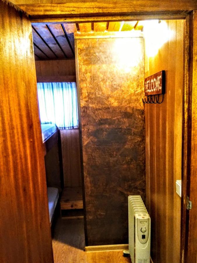 Two Rooms Rustic House - Self Check-In Bucharest Exterior photo