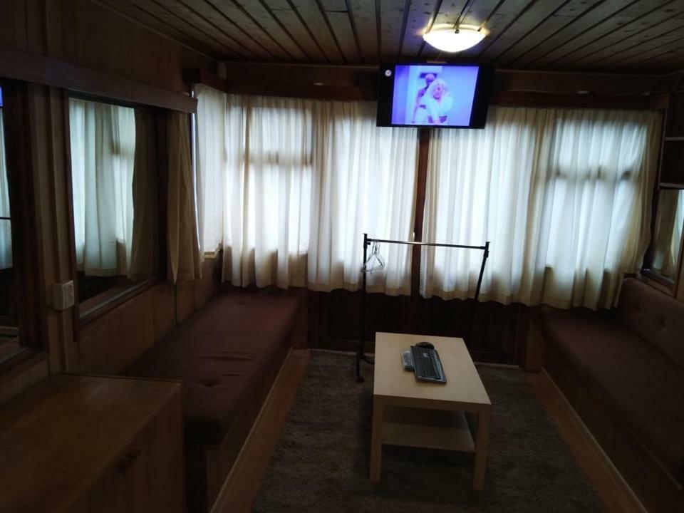 Two Rooms Rustic House - Self Check-In Bucharest Exterior photo