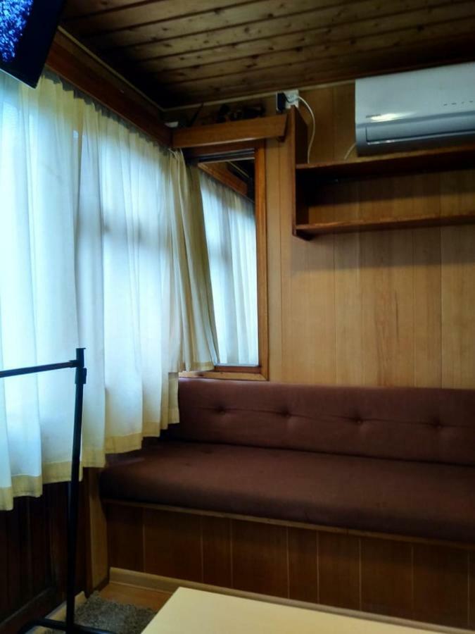 Two Rooms Rustic House - Self Check-In Bucharest Exterior photo